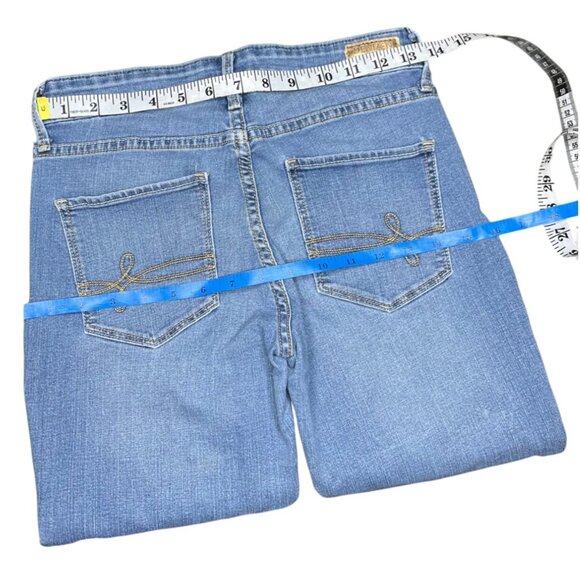 2 Denizen by Levis Modern Crop Womens Jeans light Blue Denim Cuffed Hem Stretchy - Picture 3 of 9